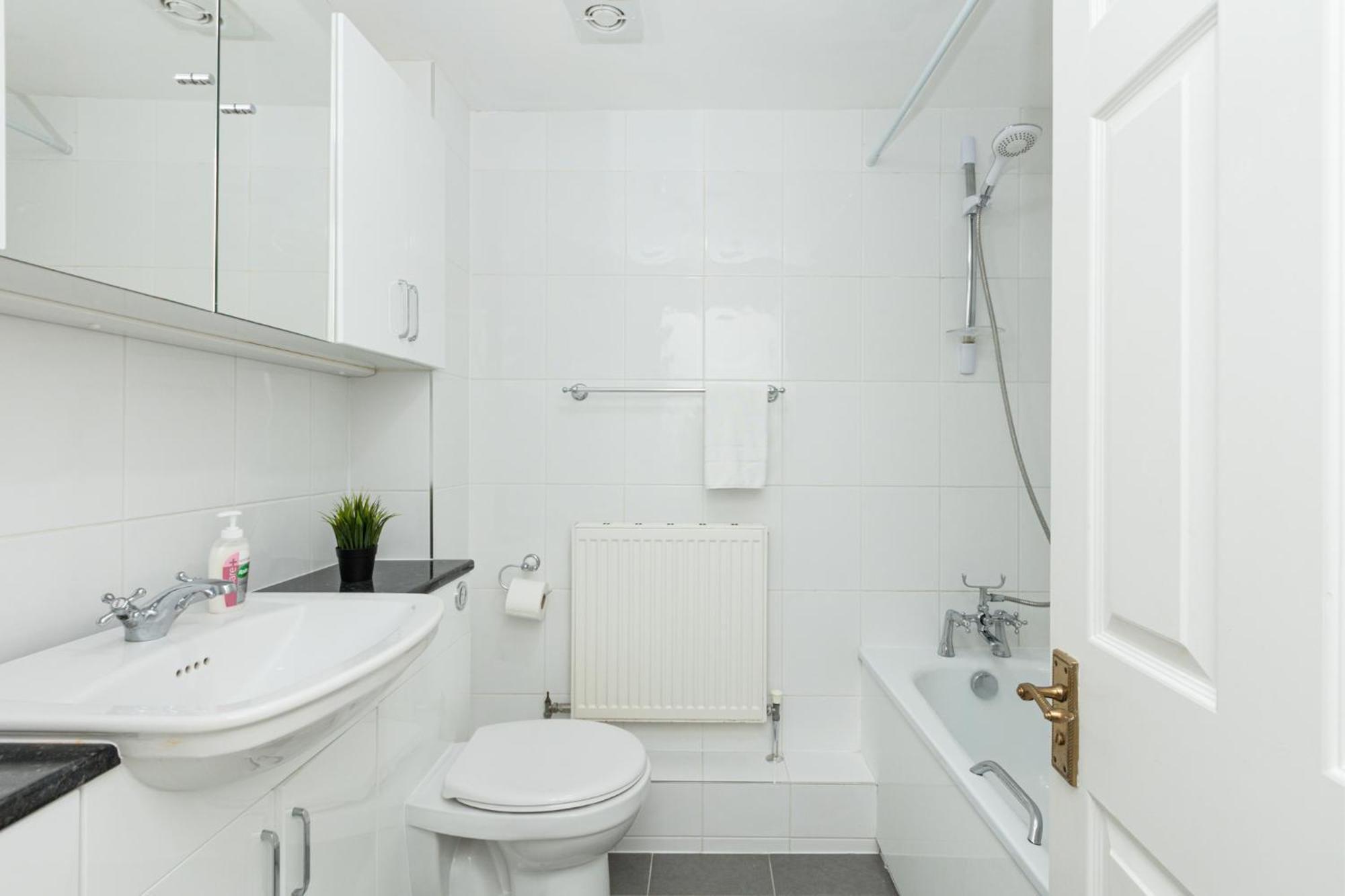 Charming 1Br Flat, Canning Town, Excel, City Hall London Ngoại thất bức ảnh